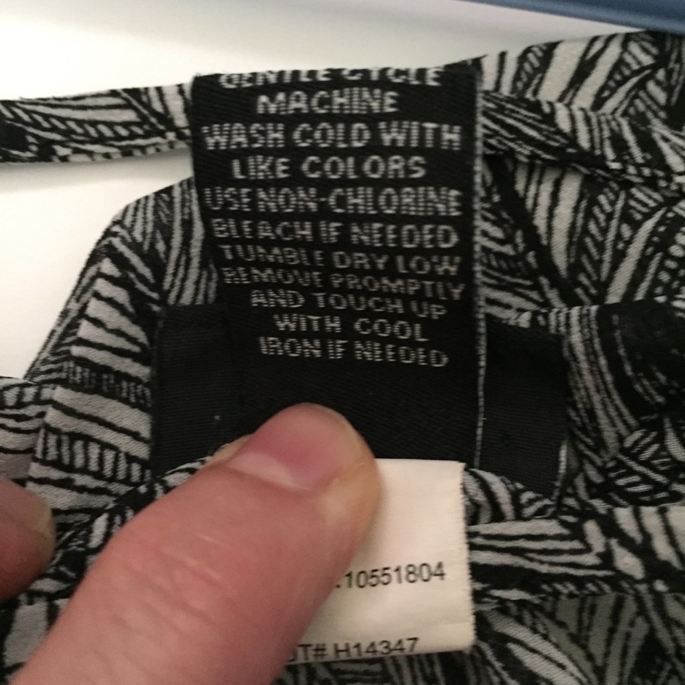 Torrid Top with Feather Pattern Black plus size 1 - Picture 9 of 14